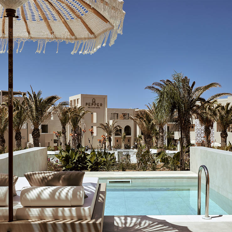 PRIVATE POOL (3)