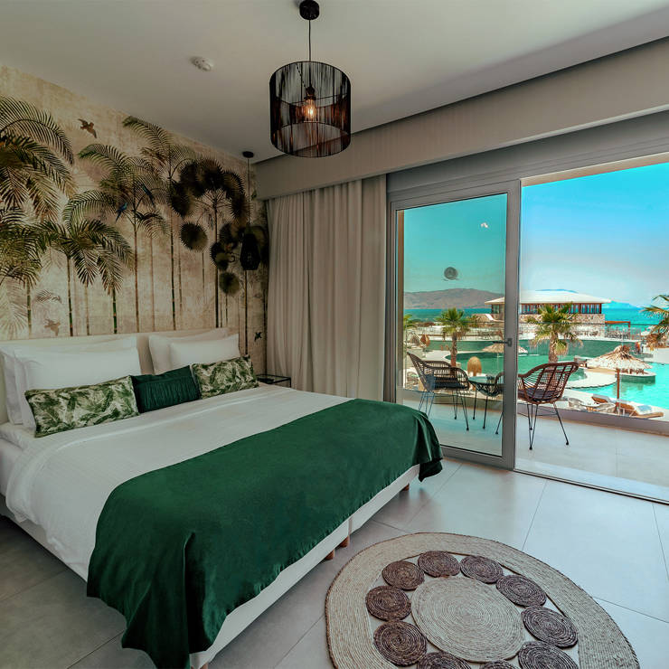 ROOM (5)
